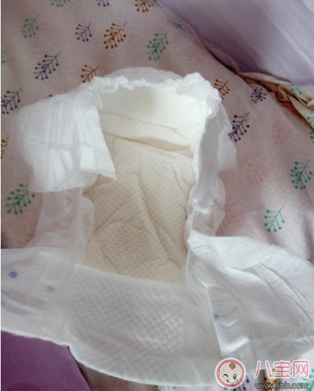 寶寶覺得穿紙尿褲悶怎么辦 推薦兩款透氣型紙尿褲