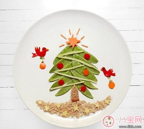 寶寶吃飯追著喂 錯過獨立喂飯機會只能這樣