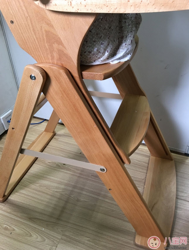 兒童餐椅什么樣的好 實(shí)木兒童餐椅測(cè)評(píng)