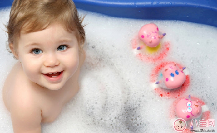 幫寶寶洗澡的工具 給小寶寶洗澡玩具什么好