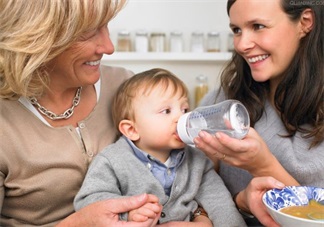 這些情況居然是奶粉過敏 怎么知道孩子吃奶粉過敏了