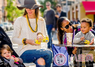 章子怡寶寶同款力推的chewbeads牙膠搖鈴 時尚又安全 章子怡寶寶同款力推的chewbeads牙膠搖鈴 時尚又安全