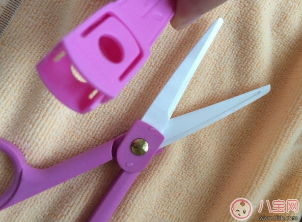 寶寶輔食剪刀有用嗎 嬰兒輔食剪刀測評(陶瓷輔食剪刀)