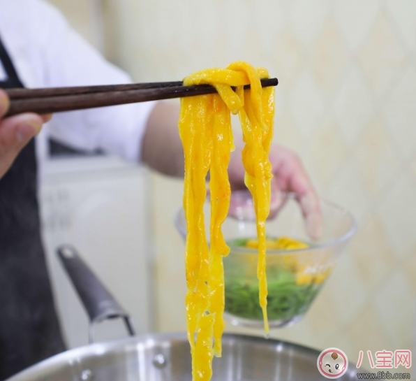 食欲大開的彩色面條:五彩時(shí)蔬鮮蝦面 食欲大開的彩色面條:五彩時(shí)蔬鮮蝦面