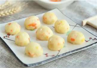 寶寶吃的輔食是混合好還是單獨(dú)吃 寶寶輔食搭配