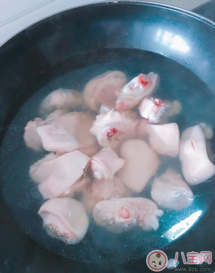 夏日沒(méi)胃口 來(lái)份椒鹽豬蹄下飯香 夏日沒(méi)胃口 來(lái)份椒鹽豬蹄下飯香