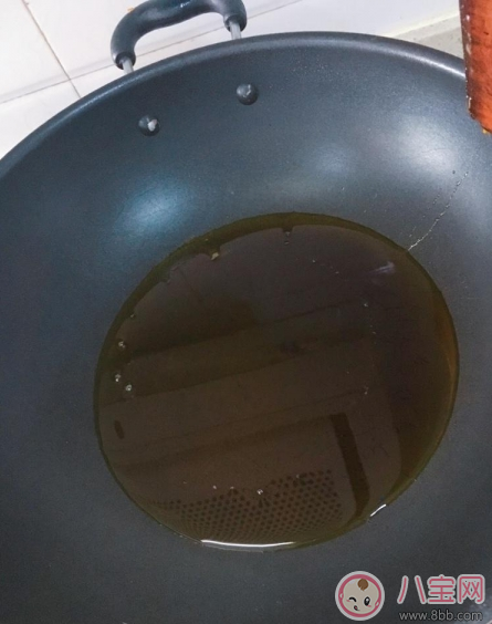 夏日沒(méi)胃口 來(lái)份椒鹽豬蹄下飯香 夏日沒(méi)胃口 來(lái)份椒鹽豬蹄下飯香