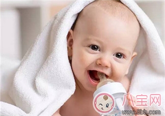 夏季寶寶不愛(ài)喝水怎么辦 如何正確喝水呢