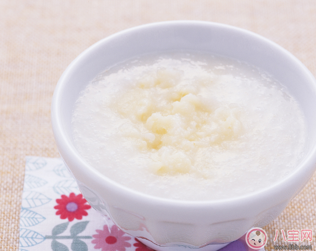寶寶六個(gè)月大輔食：土豆稀粥