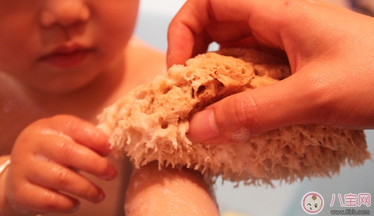 寶寶洗澡小工具 選天然洗澡海綿沐浴球