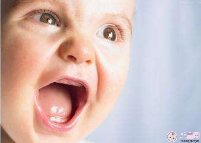 寶寶口腔潰瘍原因有哪些 寶寶口腔潰瘍怎么辦吃什么好的快