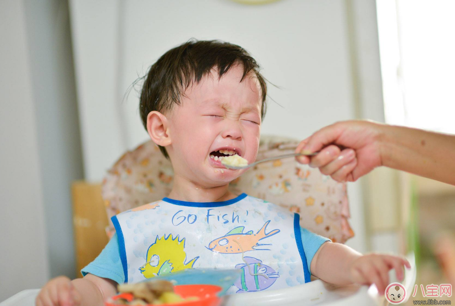 孩子3歲還不會吃飯怎么辦 教不會孩子吃飯的原因是什么