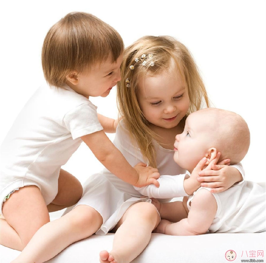 三歲孩子出現(xiàn)煩人行為怎么辦？如何與孩子和平共處