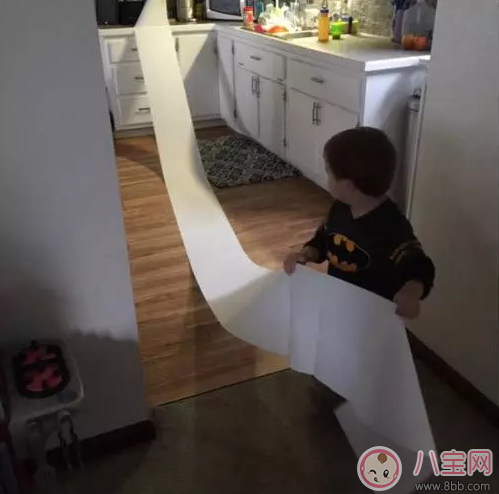 帶娃做家務(wù)兩不耽誤 孩子黏自己做家務(wù)方法