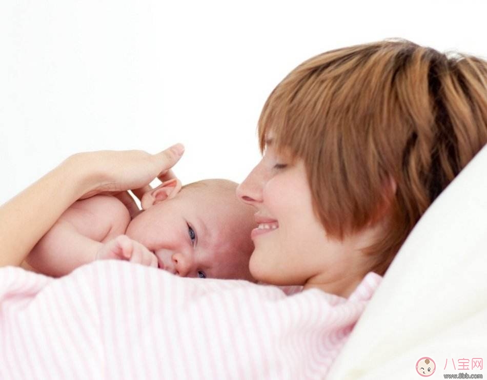 寶寶一歲前成長(zhǎng)期育兒全攻略