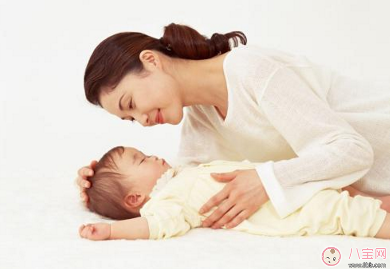 哄孩子睡覺(jué)一放下秒醒 媽媽被孩子的吵鬧吵得實(shí)在太累 哄孩子睡覺(jué)一放下秒醒 媽媽被孩子的吵鬧吵得實(shí)在太累
