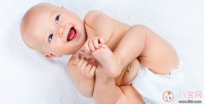 新生兒頭部護(hù)理方法 新生兒頭部護(hù)理三個(gè)技巧 新生兒頭部護(hù)理方法 新生兒頭部護(hù)理三個(gè)技巧