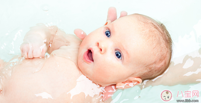 新生兒頭部護(hù)理方法 新生兒頭部護(hù)理三個(gè)技巧 新生兒頭部護(hù)理方法 新生兒頭部護(hù)理三個(gè)技巧