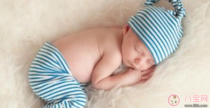 新生兒頭部護(hù)理方法 新生兒頭部護(hù)理三個(gè)技巧 新生兒頭部護(hù)理方法 新生兒頭部護(hù)理三個(gè)技巧