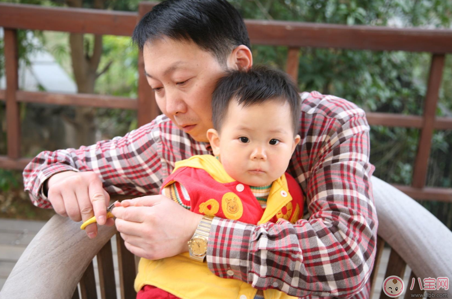 錯誤的方法剪指甲會剪到肉 怎么給孩子剪指甲