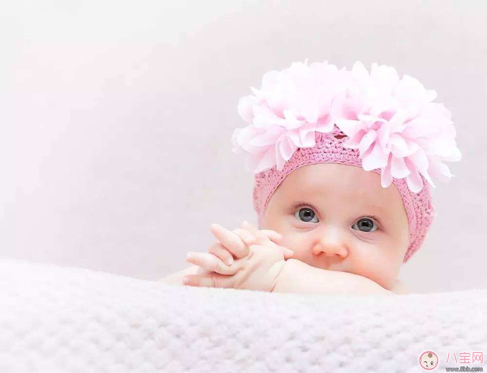 寶寶睡覺不踏實？超好用的防寶寶踢被子絕招！