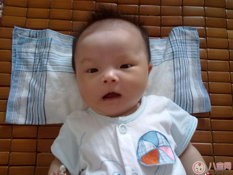 寶寶看著好像“斗雞眼” 孩子斗雞眼怎么辦