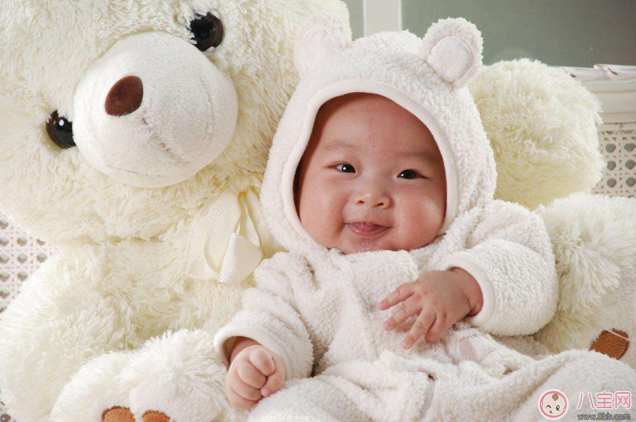 孩子不動也出汗 寶寶出汗多究竟是為什么