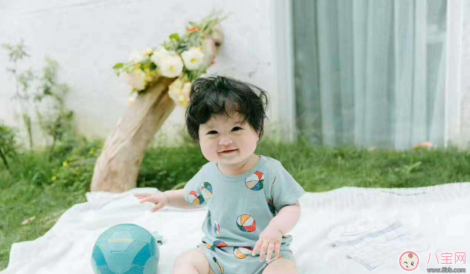 孩子不動也出汗 寶寶出汗多究竟是為什么