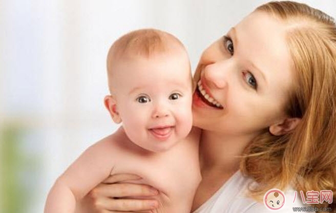 第一個抱孩子的人會影響孩子性格嗎 孩子出生第一個該誰抱