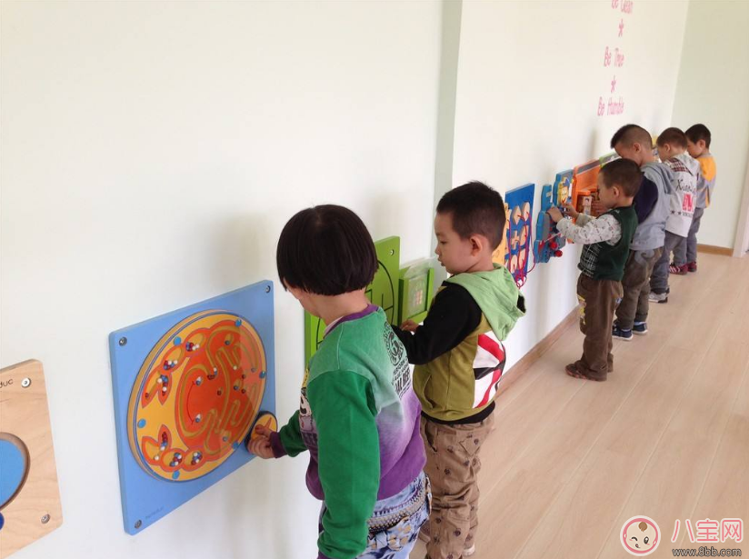 想知道孩子在幼兒園過的好不好 這么做才是對他好
