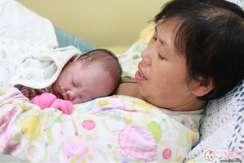 早產寶寶太小怎么照顧 各項注意到一樣是個健康寶寶