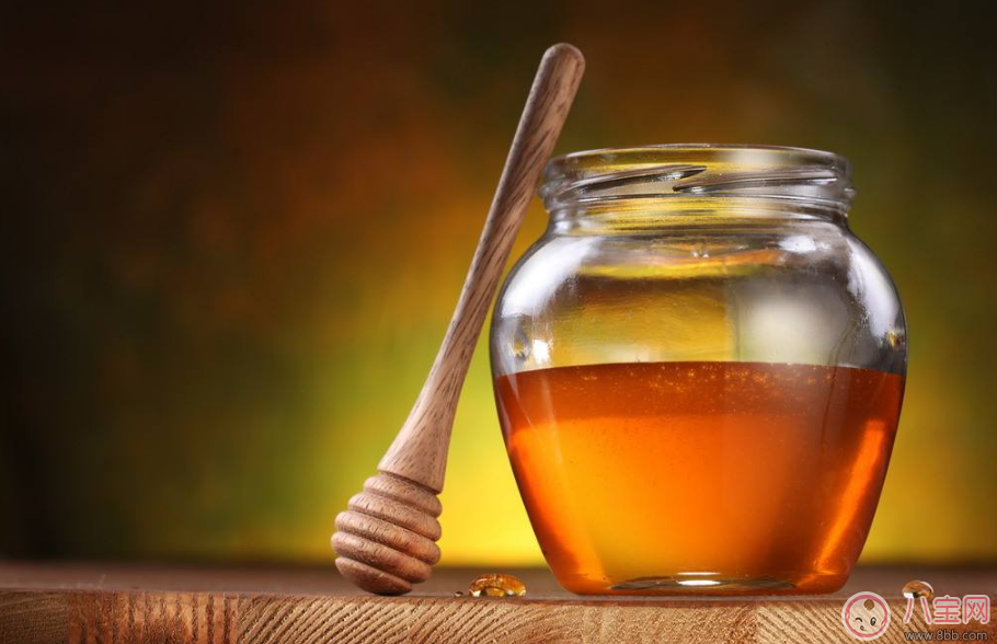 孩子不到一周歲別給他喝蜂蜜 別因為老方法就致孩子健康于不顧