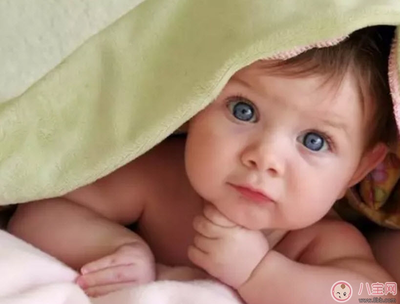 寶寶吃飯含在嘴里不咽是怎么回事 寶寶喜歡含飯不吞飯怎么辦