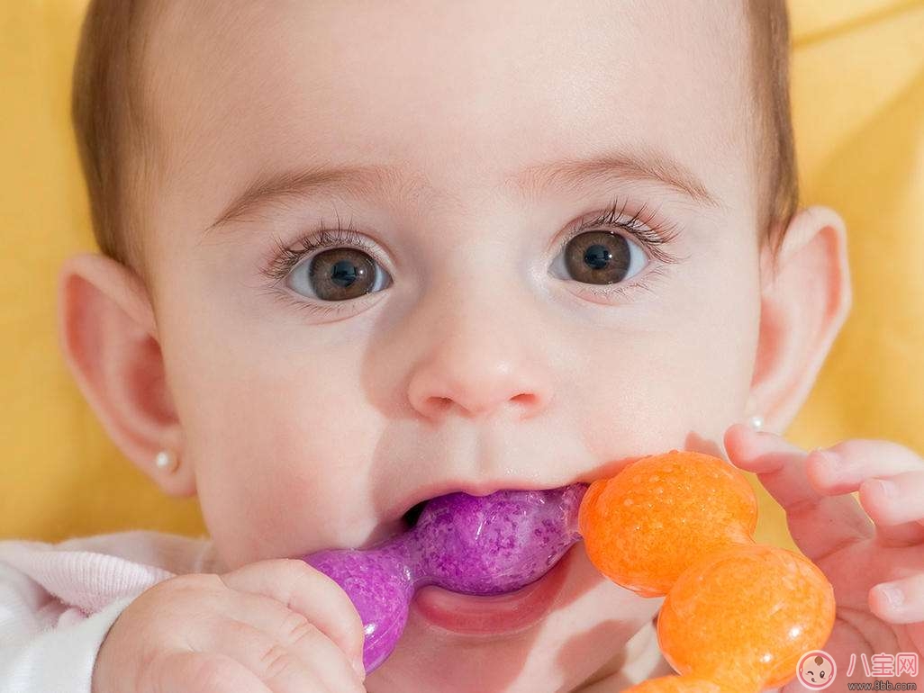 寶寶換牙期出現的狀況 寶寶換牙期注意事項