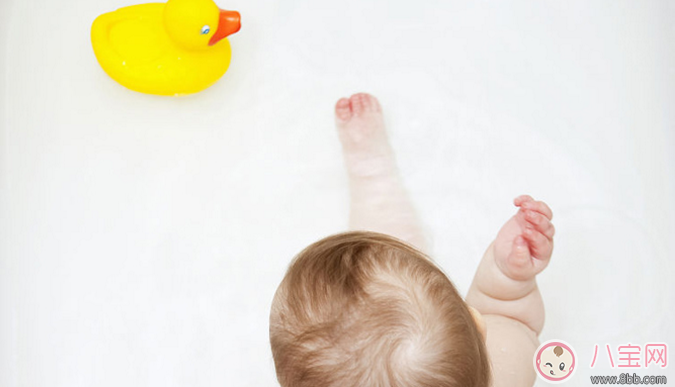 給寶寶洗澡有什么講究 這五個錯誤要避免