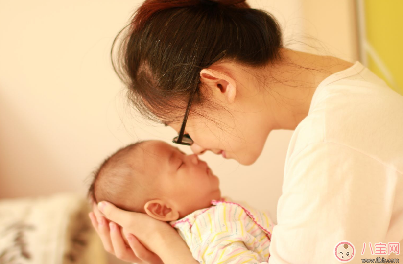 媽媽感冒還可以喂奶嗎 哺乳媽媽感冒怎么辦 媽媽感冒還可以喂奶嗎 哺乳媽媽感冒怎么辦