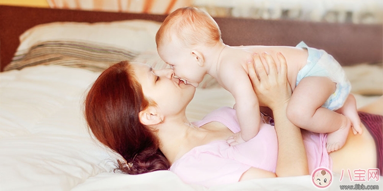 母乳喂養(yǎng)姿勢(shì)和技巧2017 正確的母乳喂養(yǎng)方式 母乳喂養(yǎng)姿勢(shì)和技巧2017 正確的母乳喂養(yǎng)方式