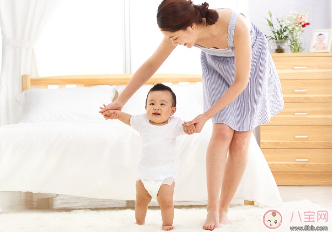寶寶走路走的早說明寶寶聰明嗎 寶寶走路的正確標(biāo)準(zhǔn)時間是什么時候