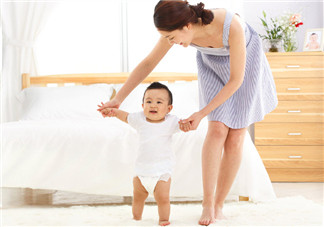 寶寶走路走的早說(shuō)明寶寶聰明嗎 寶寶走路的正確標(biāo)準(zhǔn)時(shí)間是什么時(shí)候