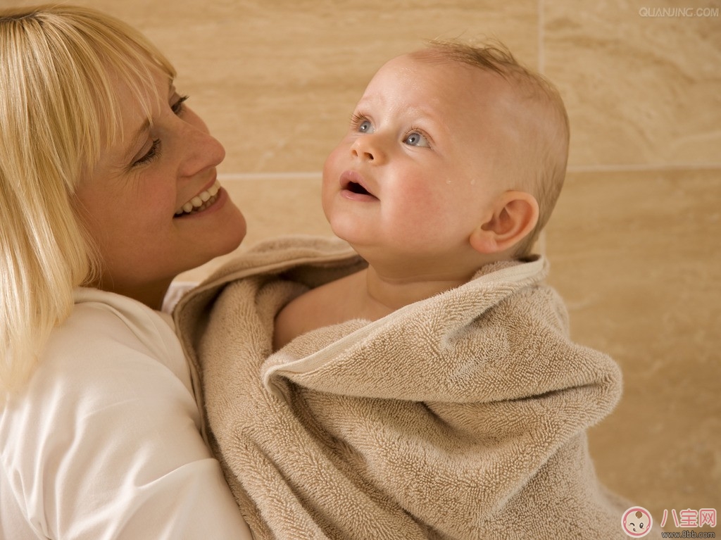 新生兒臍帶如何護(hù)理  有哪些注意事項(xiàng)