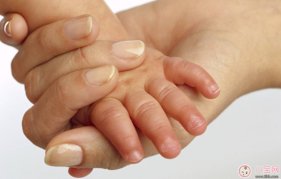 常摸這兩個地方可以讓孩子更聰明 孩子變聰明的方法推薦