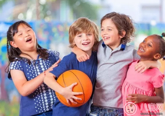 寶寶不會(huì)主動(dòng)結(jié)交新朋友怎么辦 怎么教害羞的寶寶交朋友