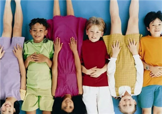 寶寶不會主動結(jié)交新朋友怎么辦 怎么教害羞的寶寶交朋友