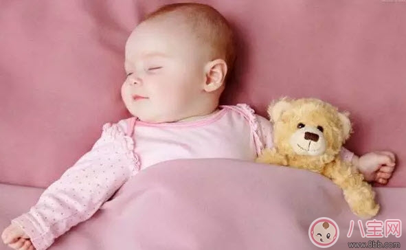 六個月的寶寶頭撞了有沒有問題 寶寶喜歡反復撞頭是什么原因