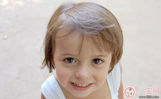 寶寶的六齡齒會(huì)換掉嗎 寶寶乳牙里的六齡牙終生不換 寶寶的六齡齒會(huì)換掉嗎 寶寶乳牙里的六齡牙終生不換