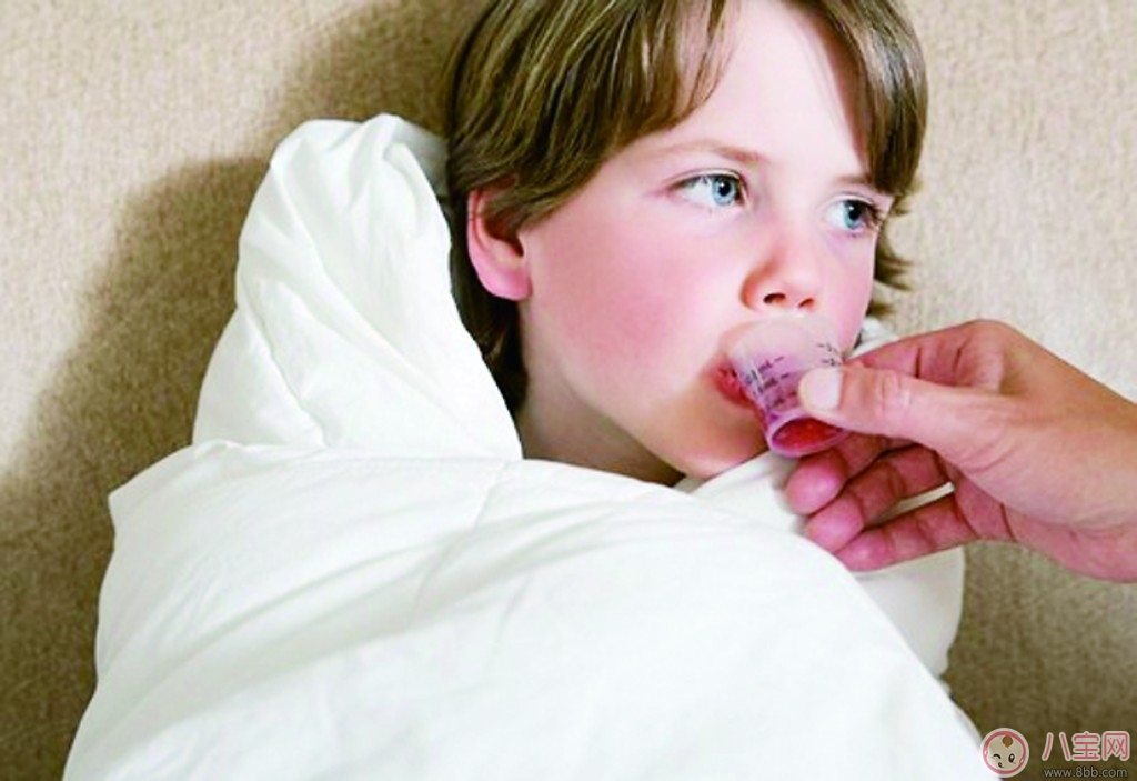 寶寶耳朵痛 小心感冒引起中耳炎