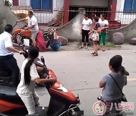 孩子離家出走怎么辦 擁有一個(gè)安寧的家庭才是孩子不離家出走的保障 孩子離家出走怎么辦 擁有一個(gè)安寧的家庭才是孩子不離家出走的保障