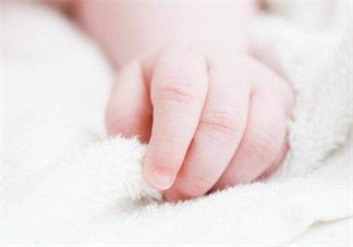 孩子手上長倒刺 寶媽應(yīng)該這么做