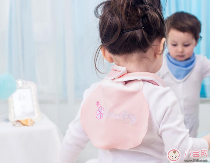 痱子和濕疹有什么區(qū)別 怎么預(yù)防痱子和濕疹