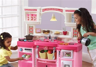 廚房內(nèi)在危險(xiǎn)有很多 這些地方要讓寶寶避開